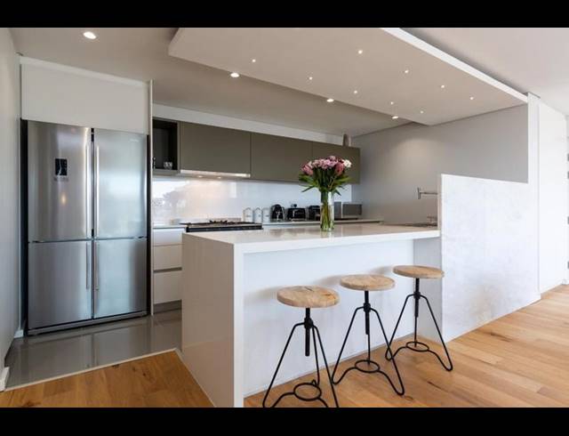 2 BEDROOM APARTMENT FOR SALE IN SEA POINT